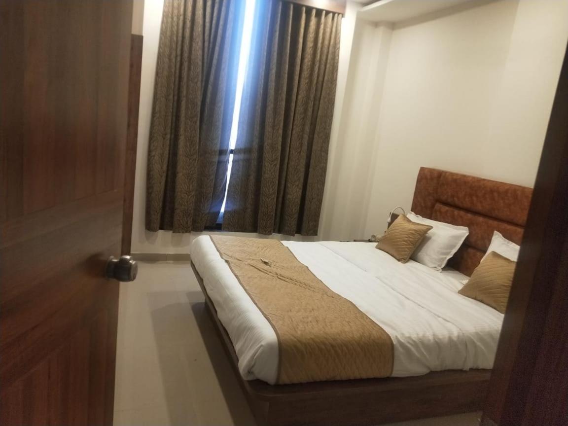 Hotel Sai Krupa Ahmedabad Esterno foto